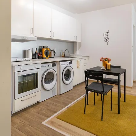 Oops! By Rv Апартамент